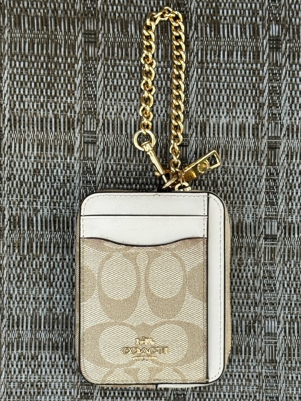 Coach Zip Card Case In Signature Canvas Sand/Chalk EUC!